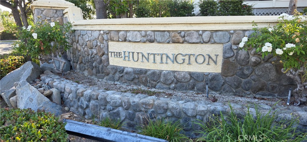 The Huntington HOA - 3439 E Salisbury Circle F, Orange CA 92869 - photo 1