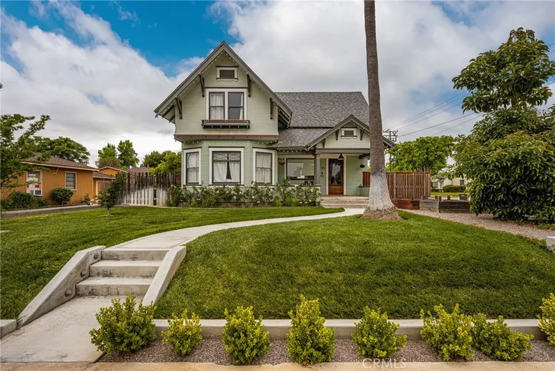 390 N Cambridge Street, Orange, CA 92866