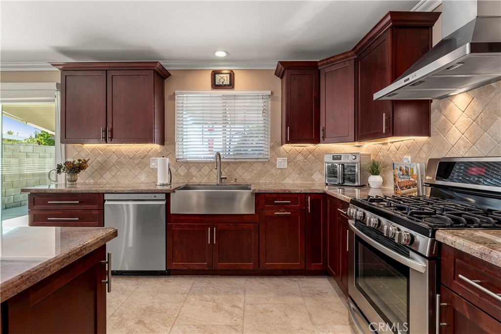 390 N Milford Road, Orange CA 92867 - photo 23