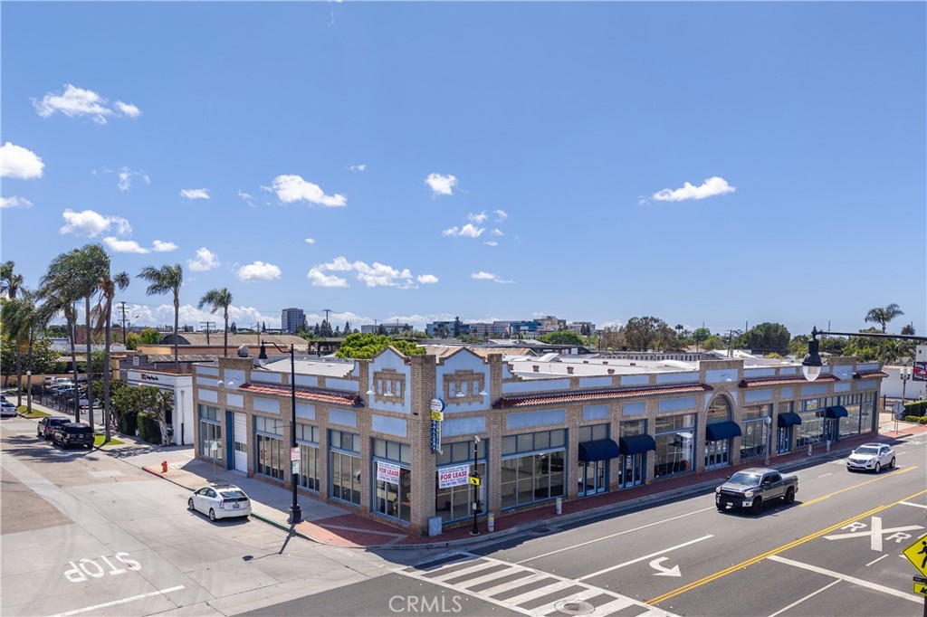 402 Chapman W 402, Orange CA 92866 - photo 19