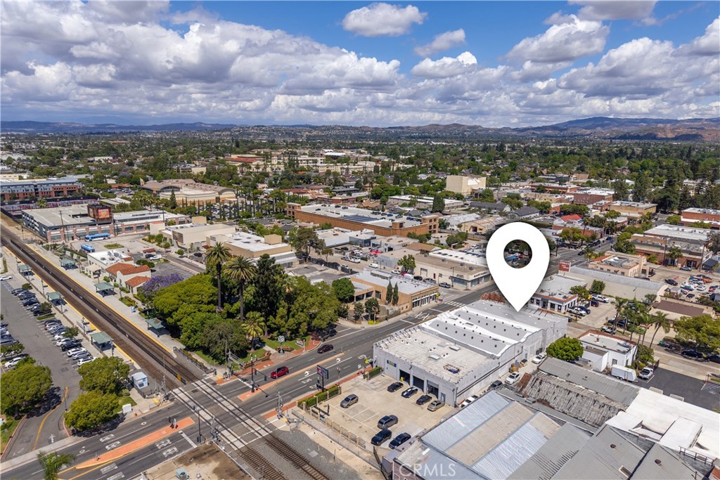 402 Chapman W 402, Orange CA 92866 - photo 24