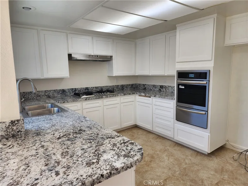 402 W Kelly A, Orange, CA 92866