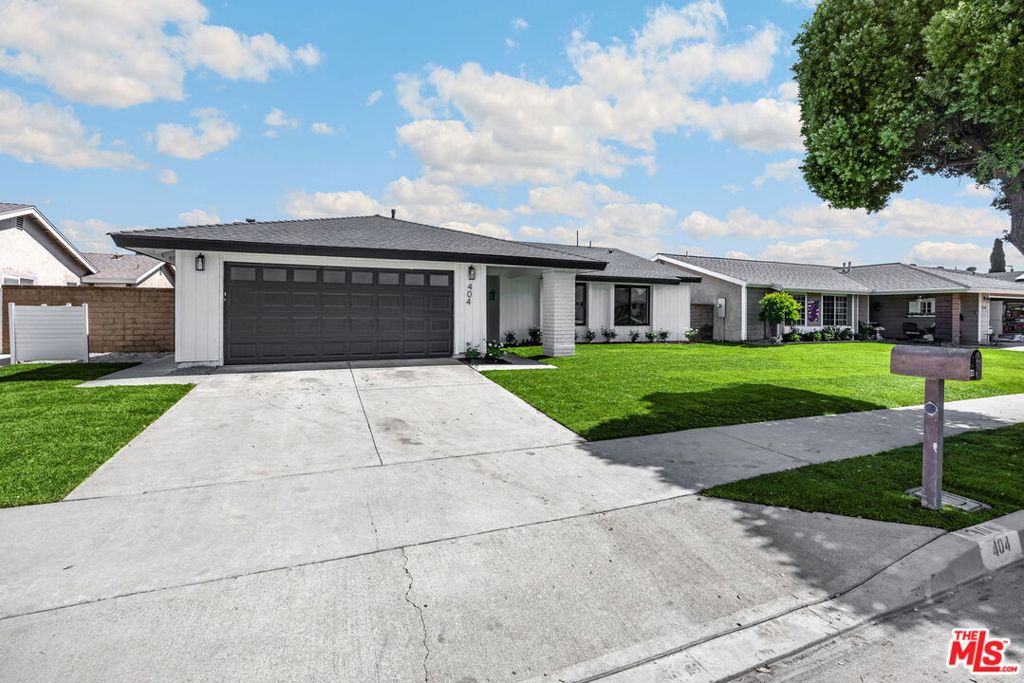 Welcome Home! - 404 E Meadowbrook Avenue, Orange CA 92865 - photo 1