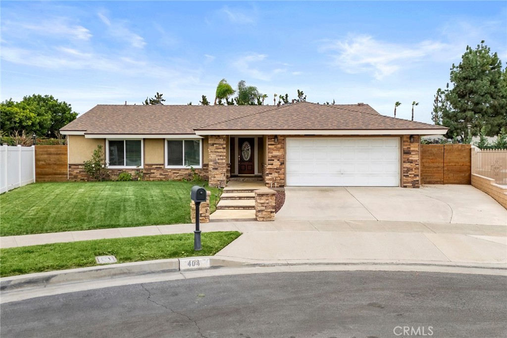Beautiful home with curb appeal. - 404 E Riverboat Way, Orange CA 92865 - photo 1