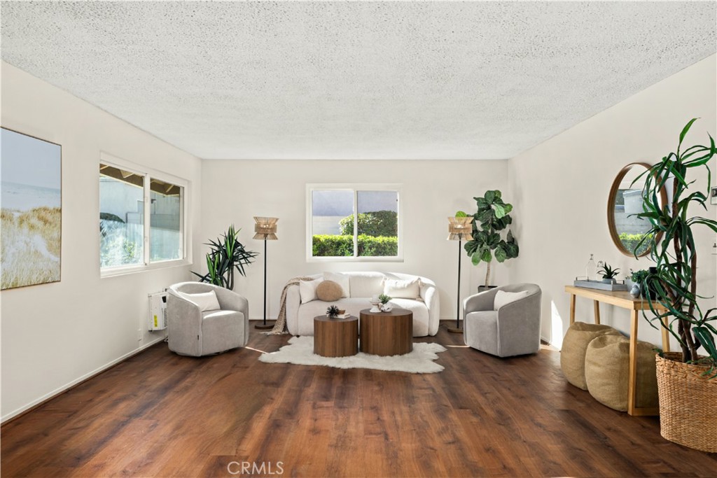 Welcome Home! - 410 N Clark Street H, Orange CA 92868 - photo 1