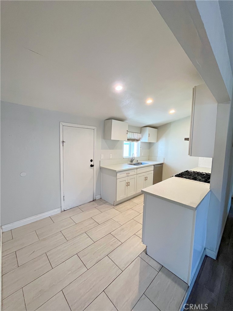 411 S Hewes, Orange CA 92869 - photo 5