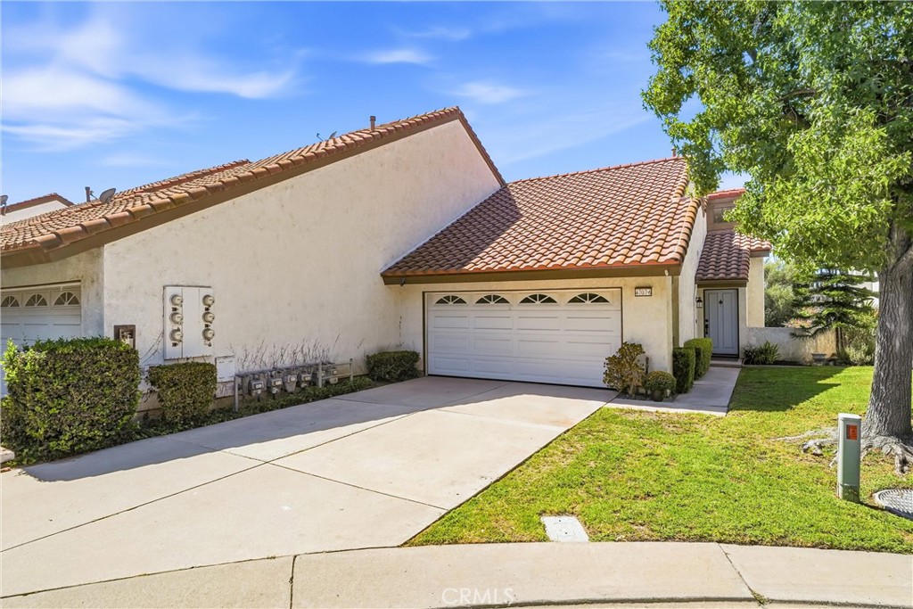 Welcome home to 4707 Via La Paloma,#6... - 4707 E Via La Paloma 6, Orange CA 92869 - photo 1