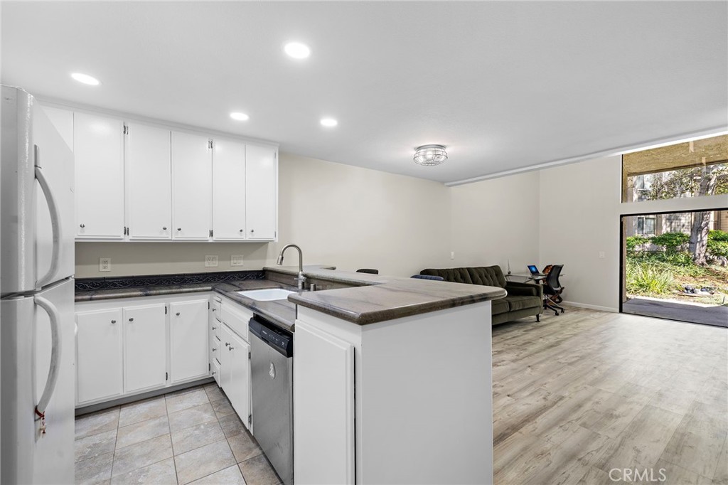 4900 E Chapman 8, Orange CA 92869 - photo 11