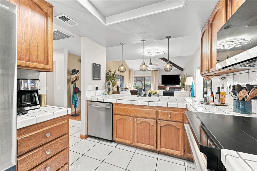 5049 E Almond Avenue 4, Orange CA 92869 - photo 11