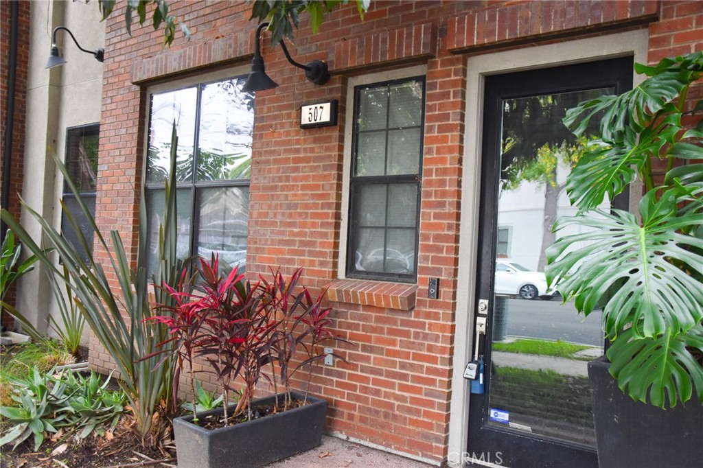 507 W Maple, Orange CA 92868 - photo 1