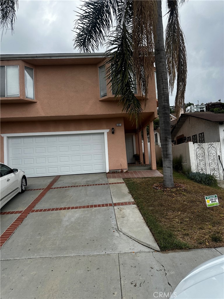 Upstairs carriage unit available - 517 S Hewes B, Orange CA 92869 - photo 1