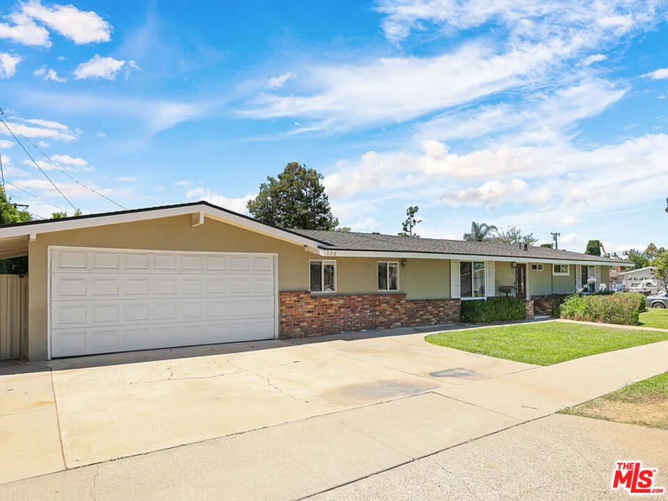 526 N Emerald Drive, Orange CA 92868 - photo 1