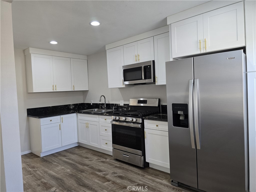 534 N Batavia, Orange CA 92868 - photo 1