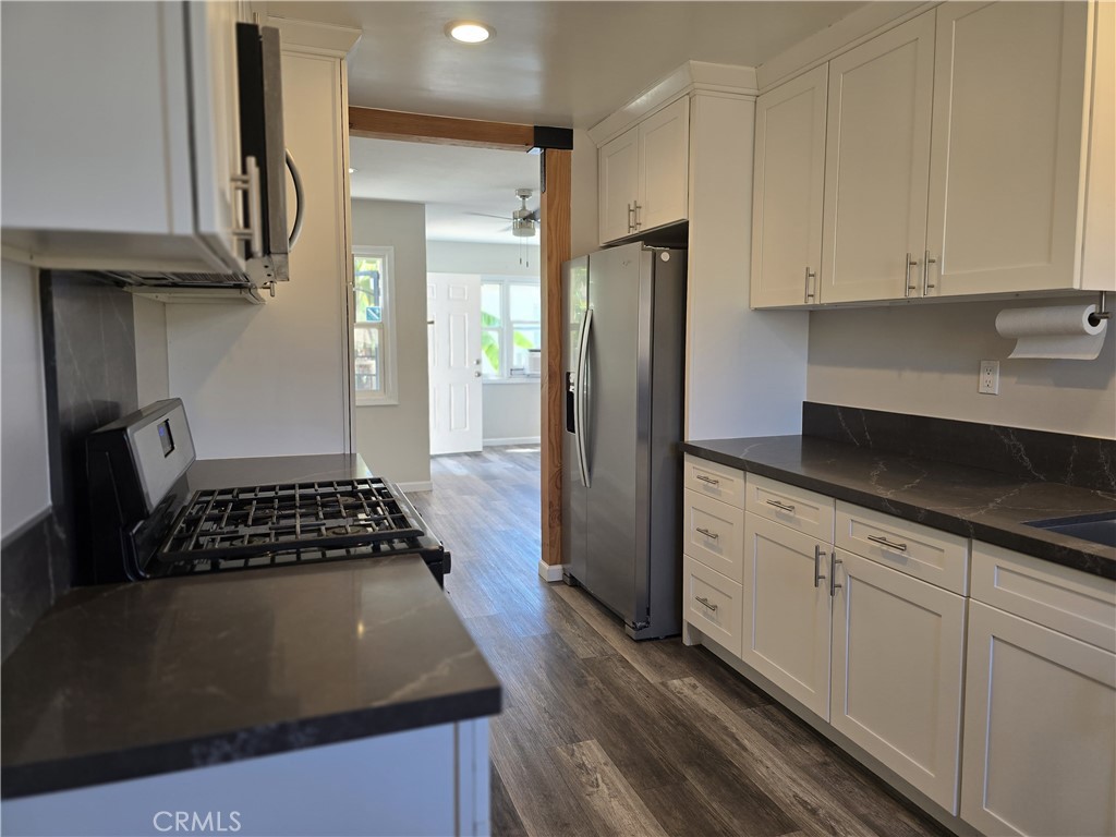 546 N Batavia, Orange CA 92868 - photo 1