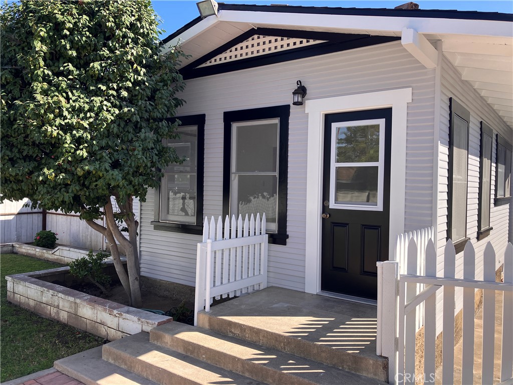 551 E Van Bibber Avenue, Orange CA 92866 - photo 19