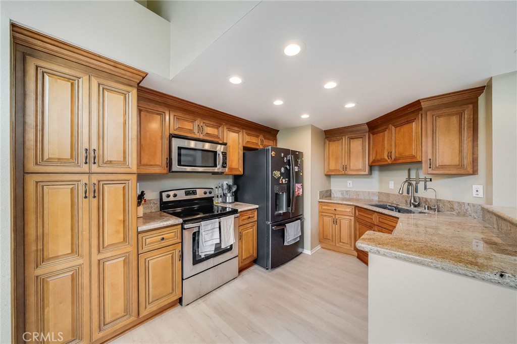 5722 E Stillwater 42, Orange CA 92869 - photo 1