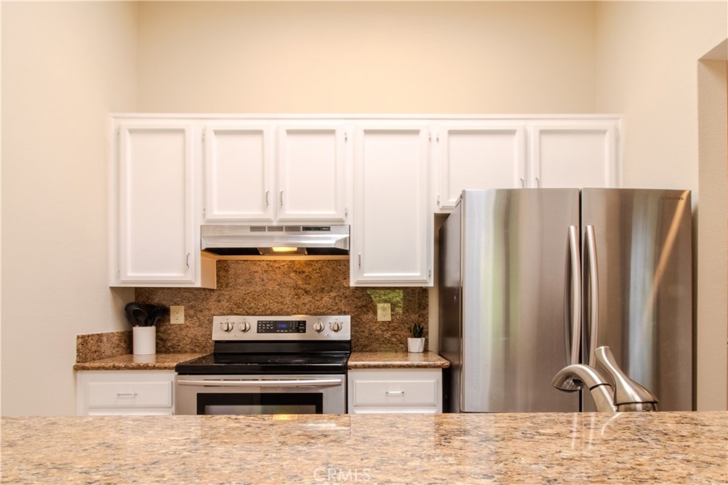 Kitchen - 5744 E Creekside 21, Orange CA 92869 - photo 22