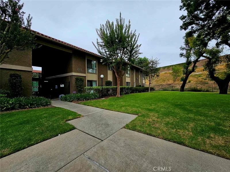 611 La Veta Park Circle CI228, Orange, CA 92868