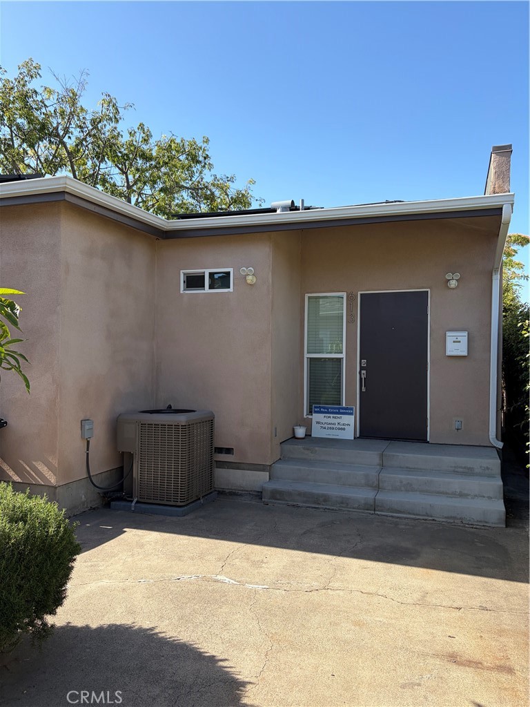 613 Front View - 611 W Walnut, Orange CA 92868 - photo 1