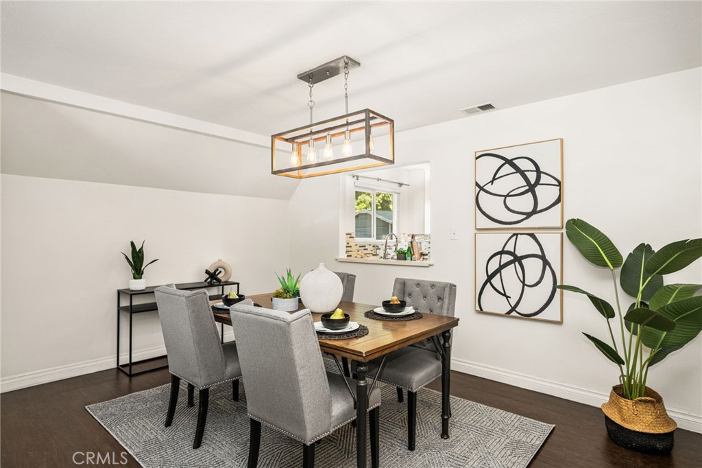 Dining area - 621 W Fletcher 24, Orange CA 92865 - photo 10