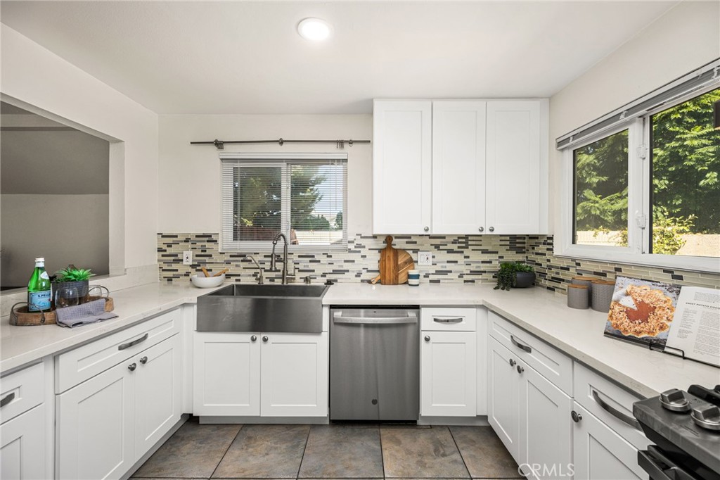 Kitchen - 621 W Fletcher 24, Orange CA 92865 - photo 19