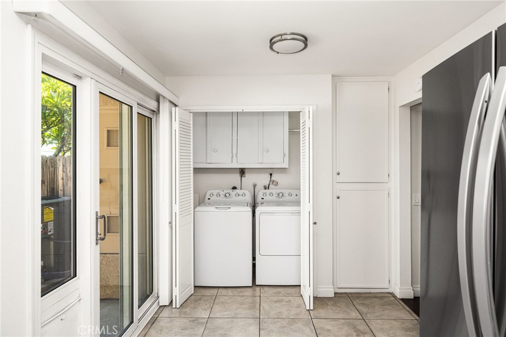 Laundry area with patio access - 621 W Fletcher 24, Orange CA 92865 - photo 22