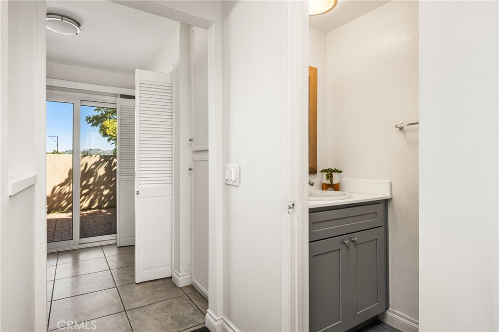 Downstairs bathroom - 621 W Fletcher 24, Orange CA 92865 - photo 27