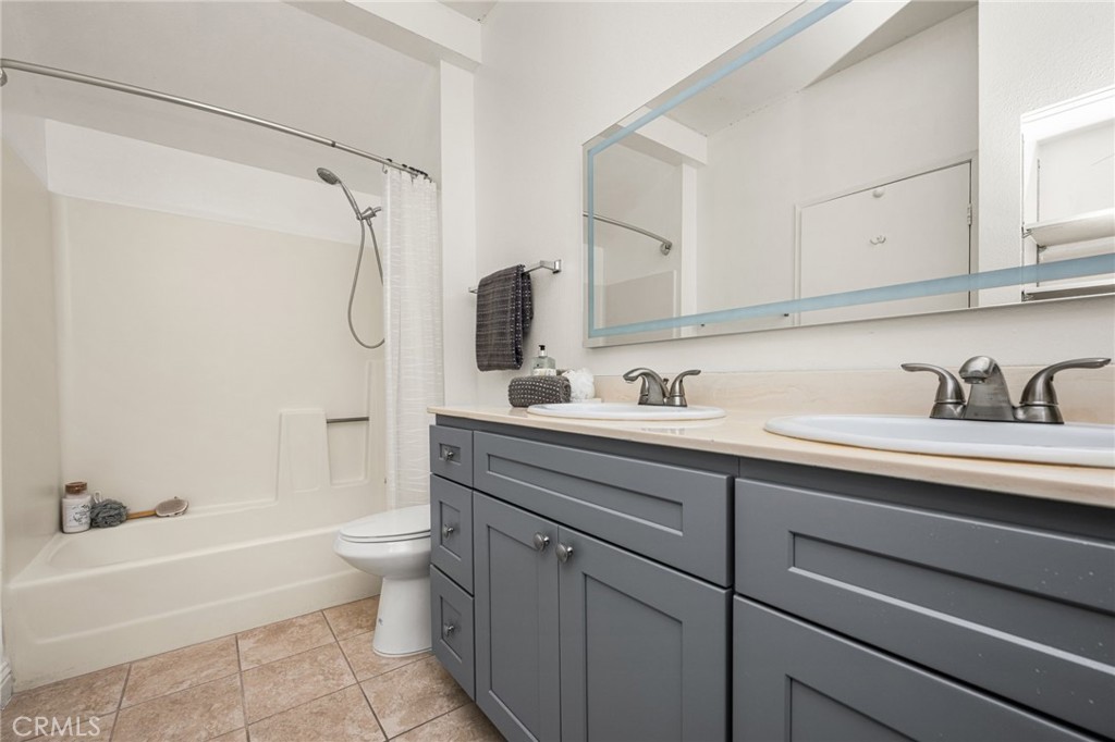 Second bathroom - 621 W Fletcher 24, Orange CA 92865 - photo 44
