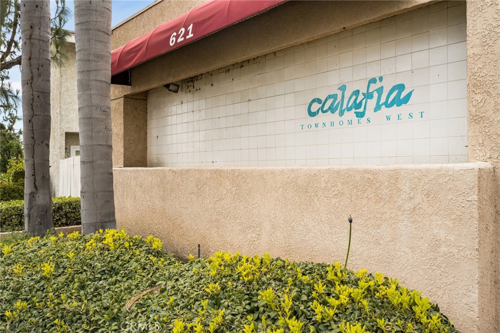 Community entrance - 621 W Fletcher 24, Orange CA 92865 - photo 50