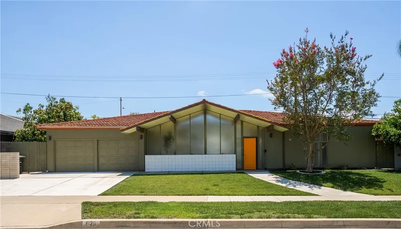 626 E Palmdale, Orange, CA 92865
