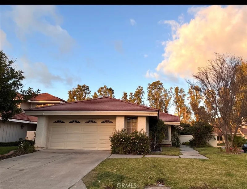 629 N Buttonbush, Orange, CA 92869
