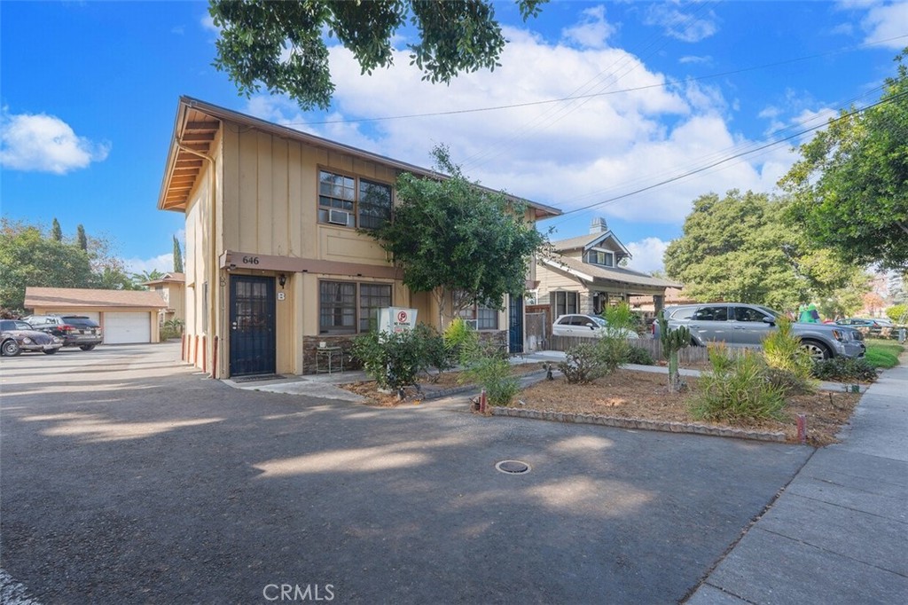 646 S Grand Street, Orange CA 92866 - photo 2
