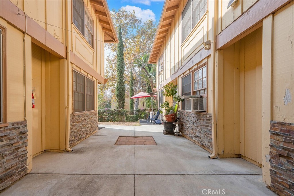 646 S Grand Street, Orange CA 92866 - photo 19