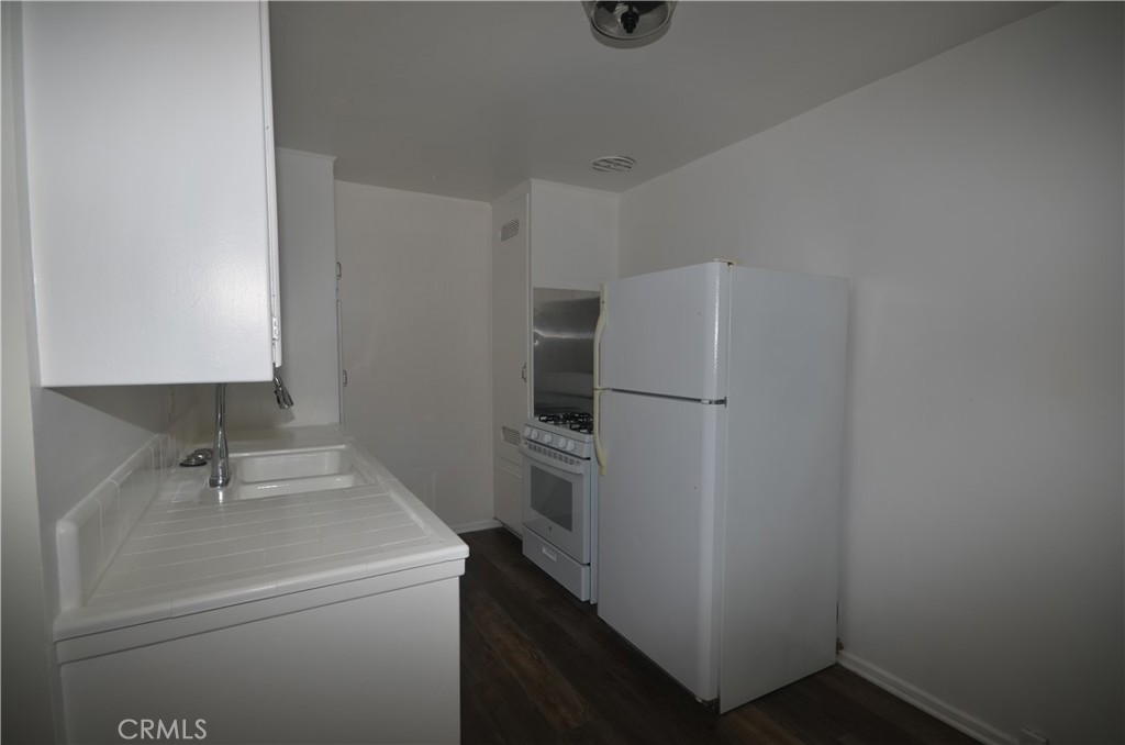 647 So. Glassell, Orange CA 92866 - photo 7