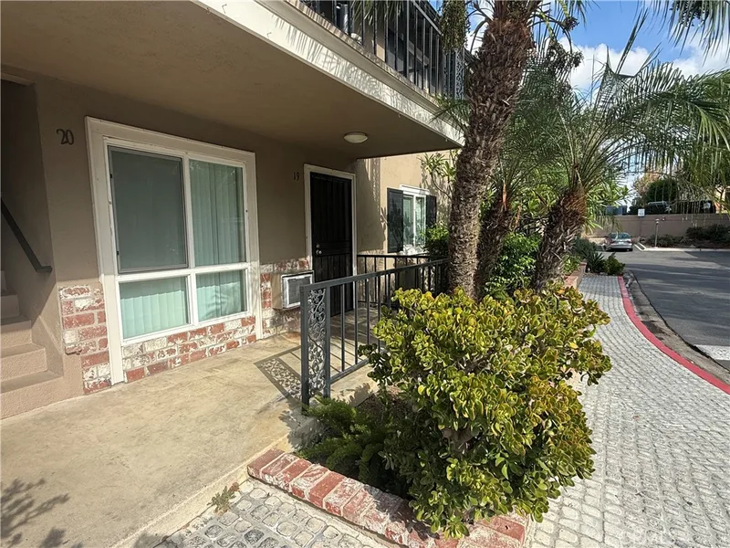 660 Glassell Street 19, Orange, CA 92866