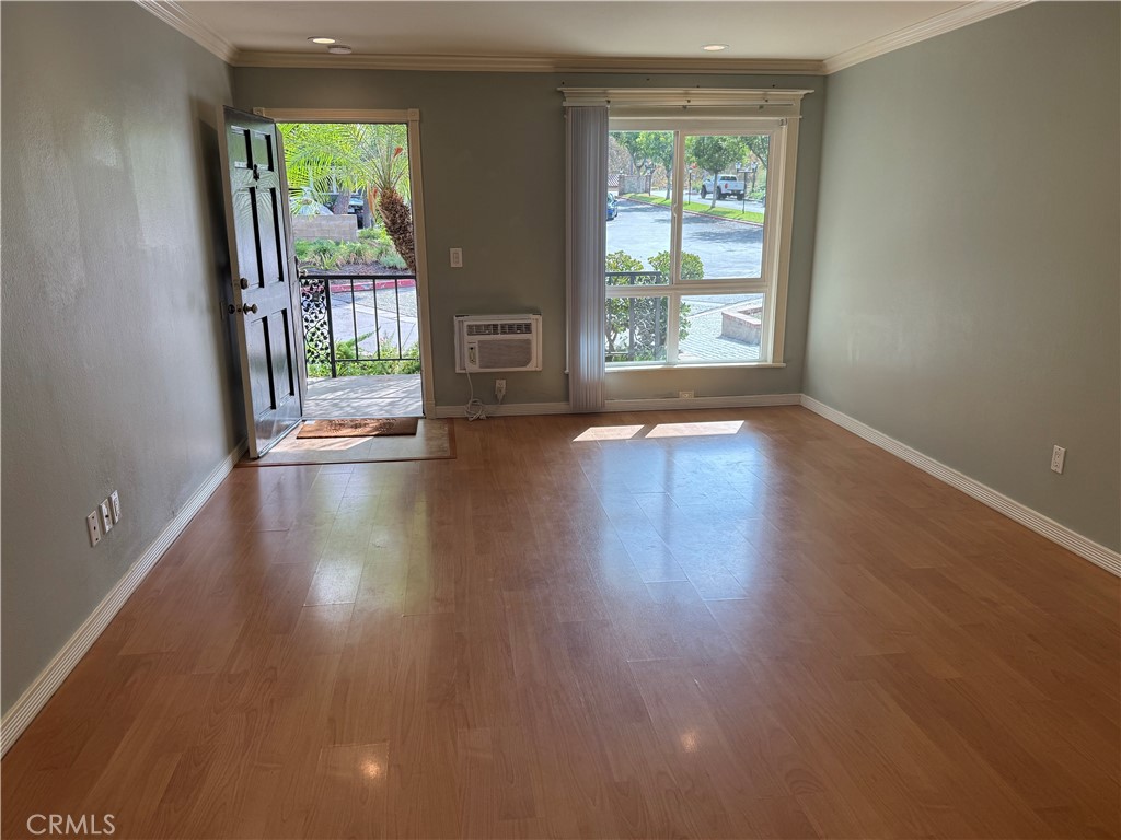 660 Glassell Street 19, Orange CA 92866 - photo 5