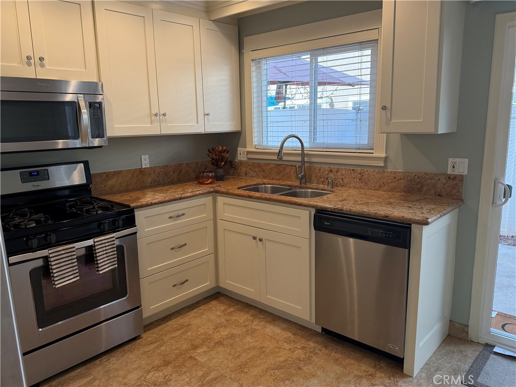 660 Glassell Street 19, Orange CA 92866 - photo 8