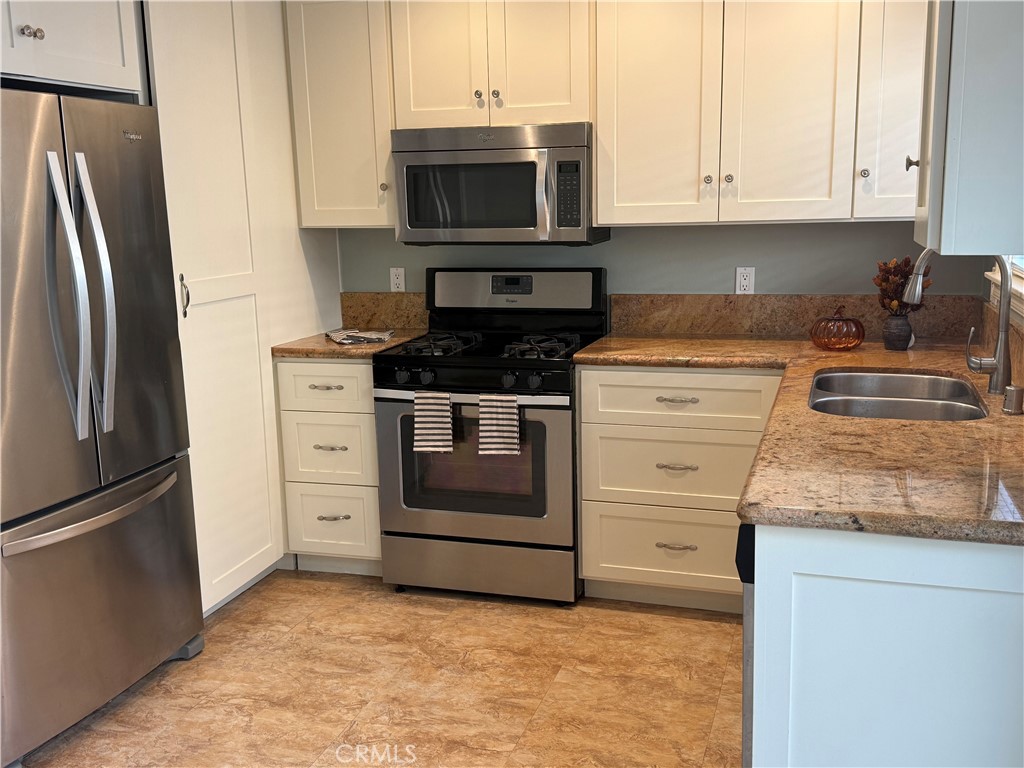 660 Glassell Street 19, Orange CA 92866 - photo 9