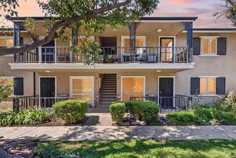 660 S Glassell 12, Orange, CA 92866