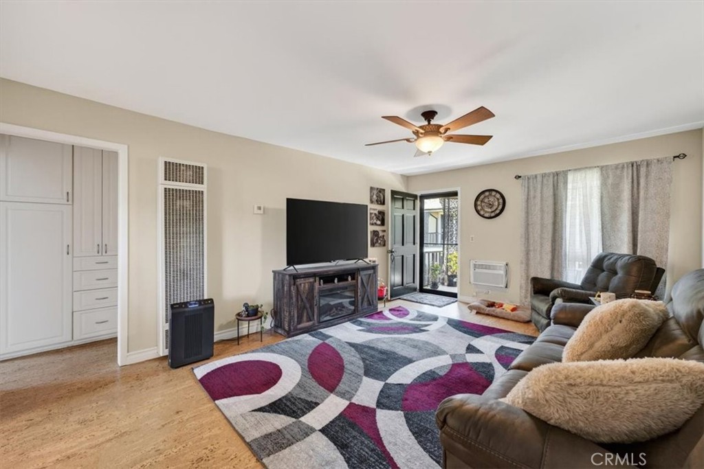 660 S Glassell 12, Orange CA 92866 - photo 4