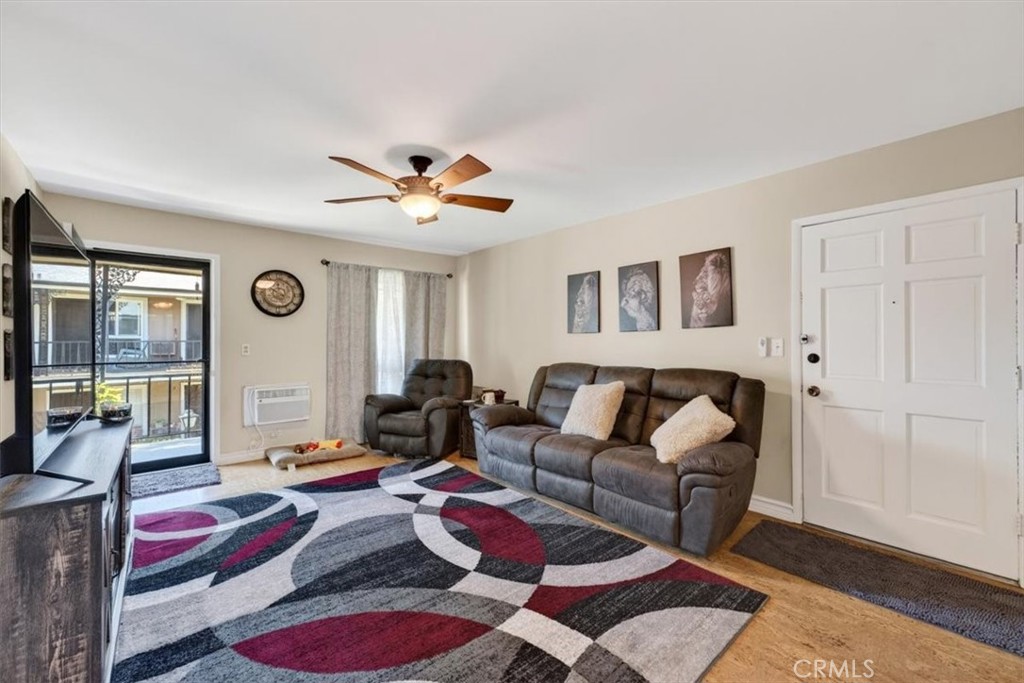 660 S Glassell 12, Orange CA 92866 - photo 5