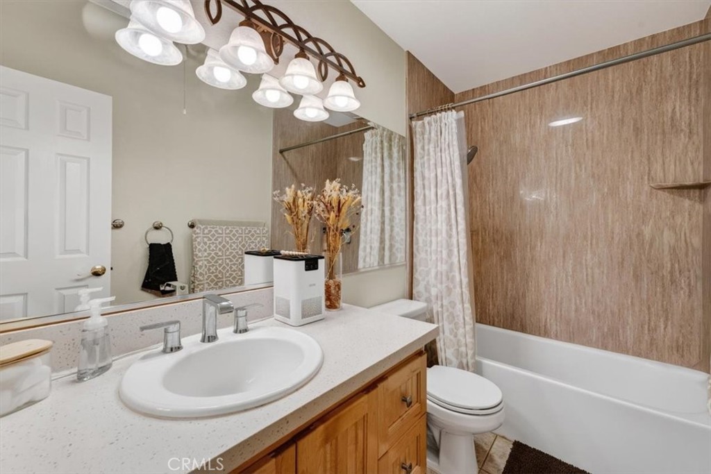 660 S Glassell 12, Orange CA 92866 - photo 16