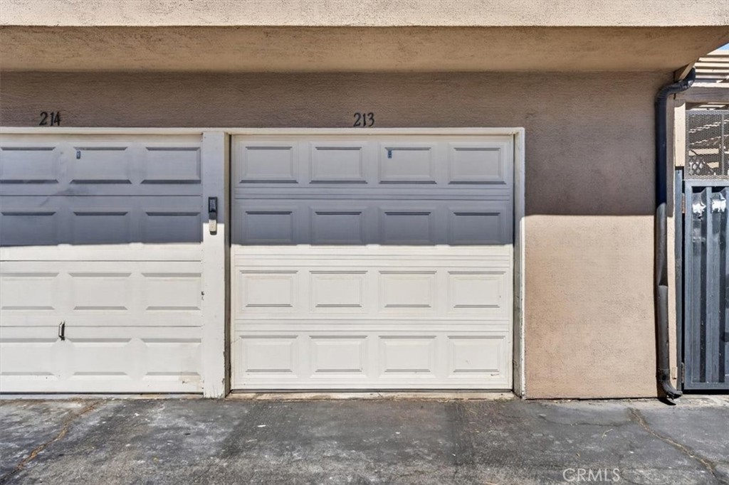 660 S Glassell 12, Orange CA 92866 - photo 21
