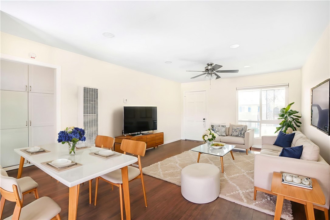 660 S Glassell 36, Orange CA 92866 - photo 1