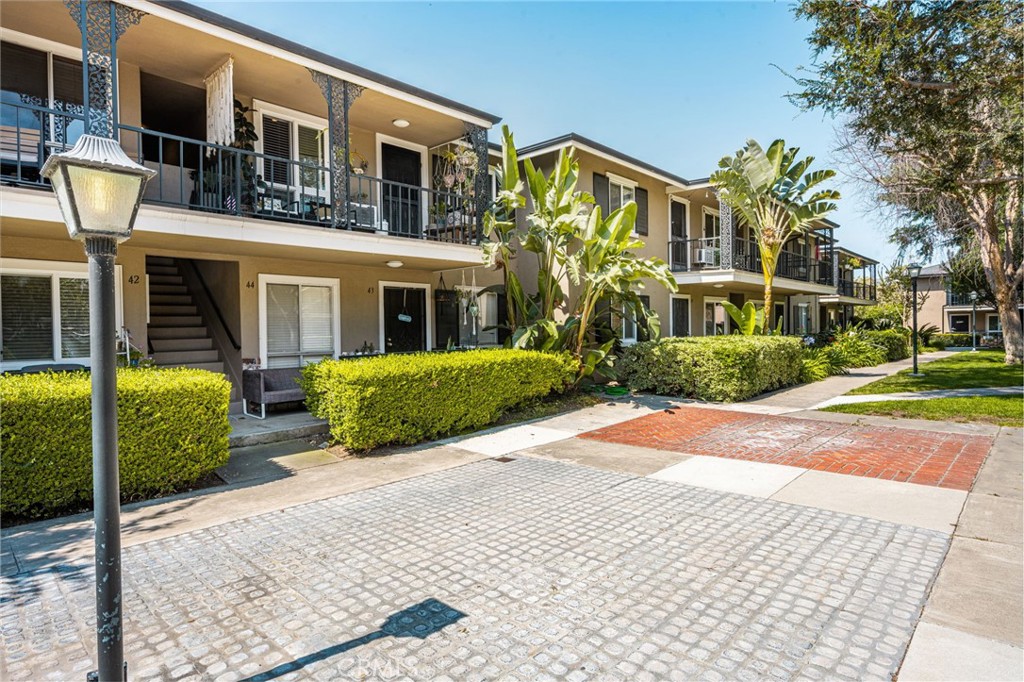660 S Glassell 44, Orange CA 92866 - photo 1