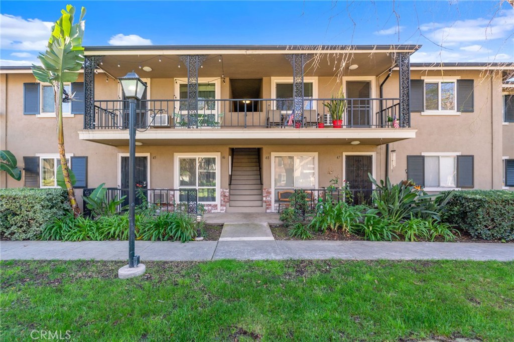 660 S Glassell 48, Orange CA 92866 - photo 1