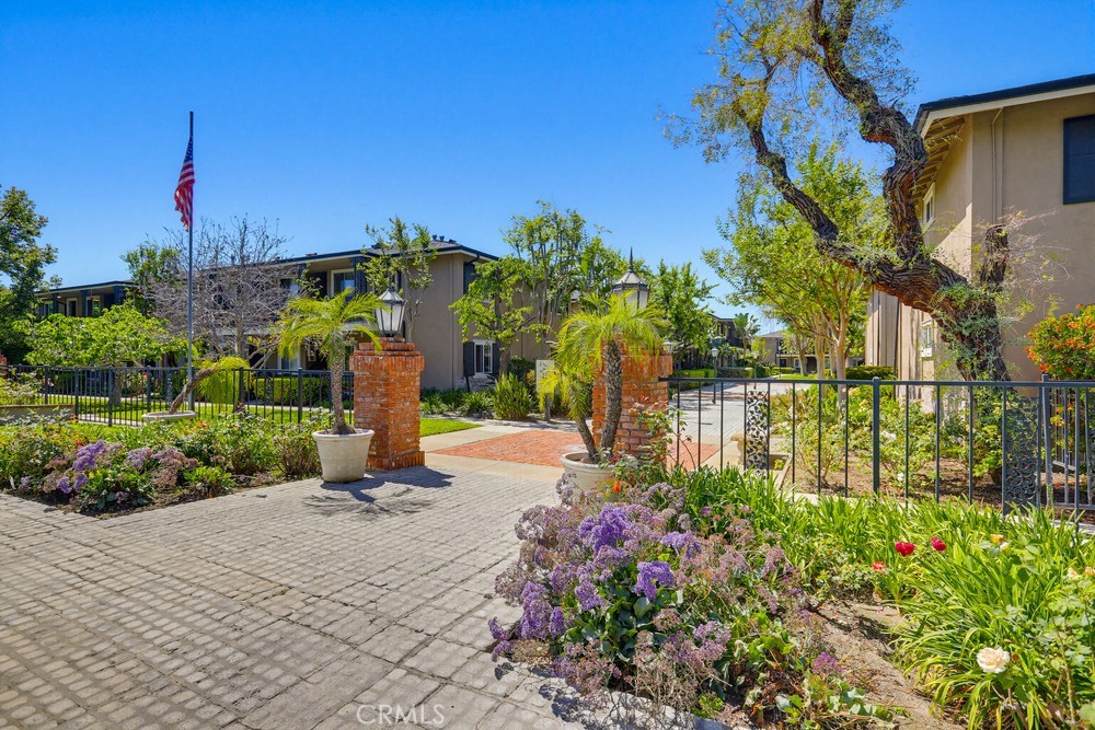 660 S Glassell 78, Orange CA 92866 - photo 1