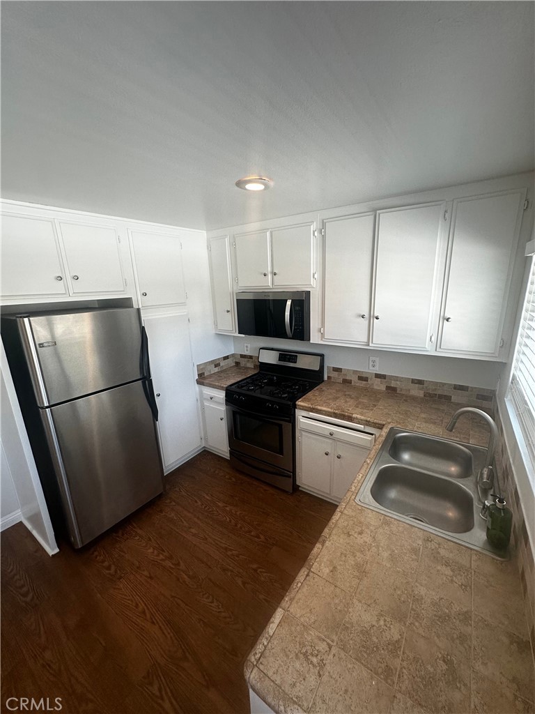 660 S Glassell 88, Orange CA 92866 - photo 1