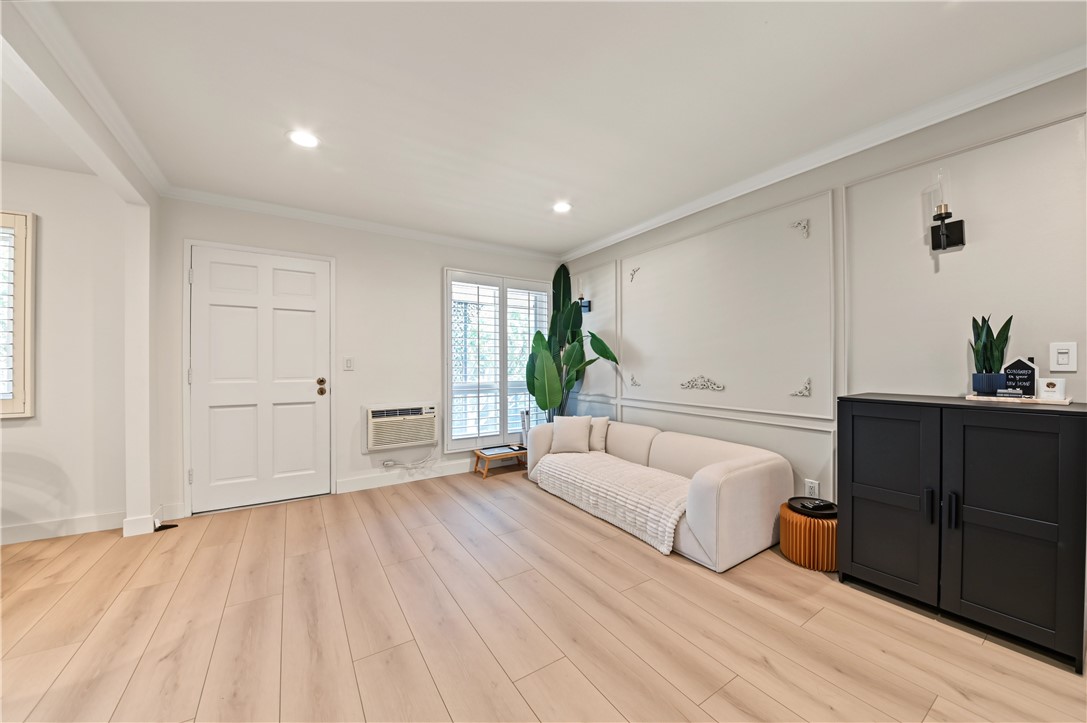 660 S Glassell, Orange CA 92866 - photo 17