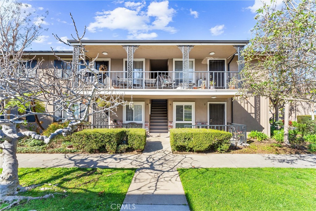 660 S Glassell Street 14, Orange CA 92866 - photo 1